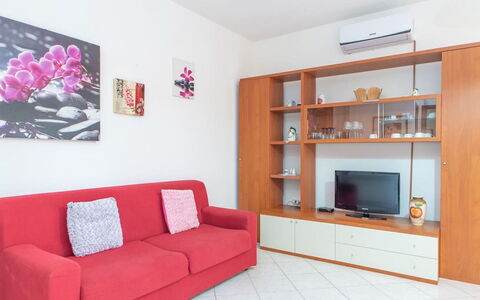 Residence Villa Smeralda: Meubles, Design Intérieur, Sol, Sol, Canapé, Pièce, Salon, Appartement, Domicile, Éclairage