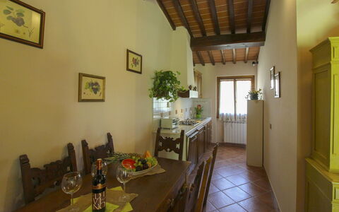 Villa le Balze: Meubles, Design Intérieur, Sol, Plafond, Table Cuisine Et Salle A Manger, Table, Sol, Pièce, Salle À Manger, Chaise