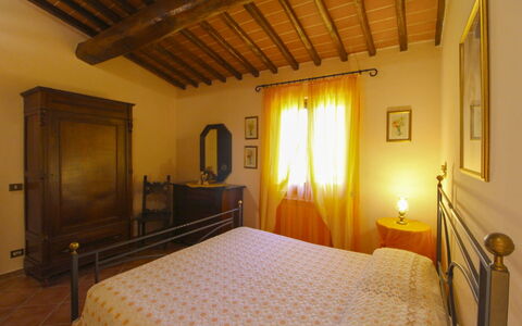 Villa le Balze: Meubles, Mur, Design Intérieur, Lit, Bois, Chambre, Sol, Sol, Plafond, Pièce