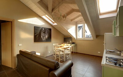 Santa Giulia Trilocale: Pièce, Design Intérieur, Propriété, Plafond, Bâtiment, Meubles, Sol, Daylighting, Salon, Éclairage