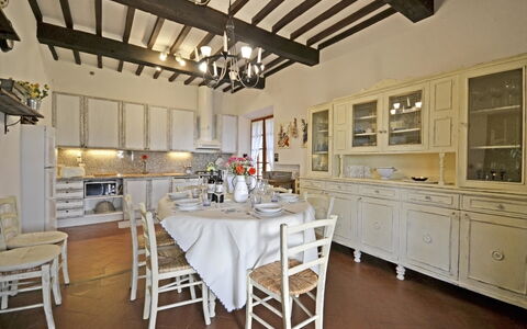 Villa Gelsomino: Pièce, Meubles, Bâtiment, Propriété, Comptoir, Cuisine, Plafond, Design Intérieur, Sol, Cabinetry