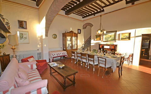 Villa Santa Maria: Bâtiment, Propriété, Pièce, Design Intérieur, Meubles, Immobilier, Restaurant, Table, Plafond, Grenier