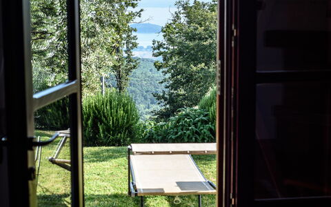 Villa Rubino: Propriété, Arbre, Fenêtre, Pièce, Maison, Domicile, Architecture, Herbe, Porte, Ciel
