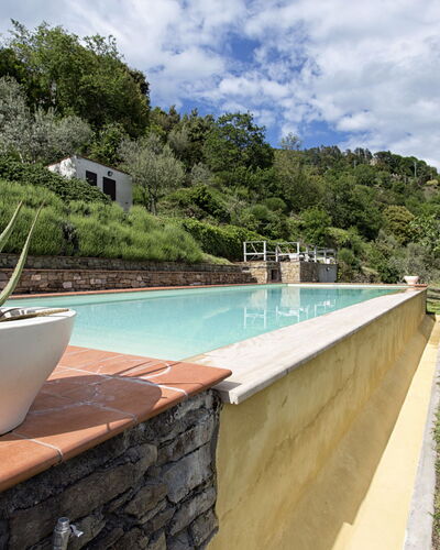 Villa Del Sole: Propriété, Immobilier, Piscine, Maison, Vacances, Arbre, Villa, Bâtiment, Biens, Arrière-Cour