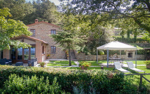 Villa Ginestra: Propriété, Maison, Domicile, Immobilier, Bâtiment, Biens, Zone Résidentielle, Cour, Arbre, Botanique