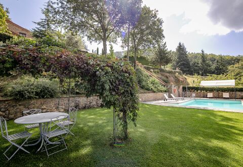 Villa Ginestra: Propriété, La Nature, Herbe, Vert, Maison, Piscine, Immobilier, Biens, Arrière-Cour, Pelouse