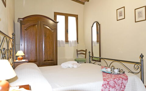 Casa Cristina: Chambre, Pièce, Lit, Propriété, Meubles, Cadre De Lit, Drap De Lit, Bâtiment, Design Intérieur, Suite