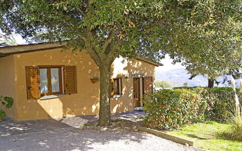 Casa Cristina: Propriété, Maison, Chalet, Bâtiment, Domicile, Immobilier, Arbre, Zone Rurale, Cabane, Cabanon