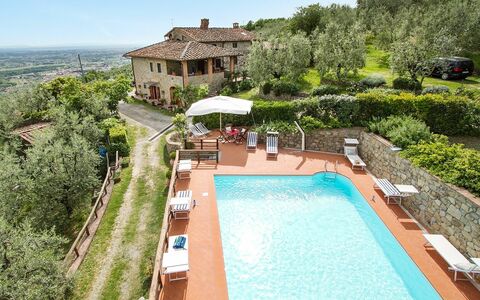 Podere Santa Lucia: Piscine, Propriété, Bâtiment, Maison, Immobilier, Villa, Appartement, Vacances, Loisir, Biens