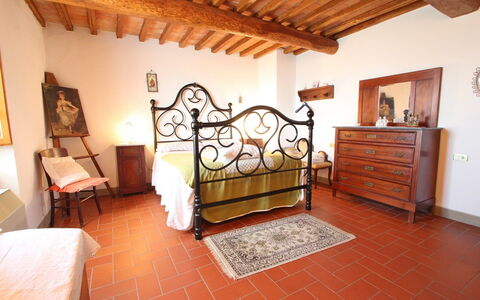 Podere Santa Lucia: Propriété, Pièce, Chambre, Meubles, Lit, Bâtiment, Maison, Immobilier, Design Intérieur, Drap De Lit