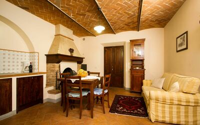 Appartamento Camelia: Pièce, Propriété, Bâtiment, Plafond, Meubles, Design Intérieur, Salon, Sol, Maison, Parquet