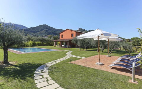 Il Grappolo: Propriété, Immobilier, Biens, Domicile, Maison, Lot Terre, Herbe, Recours, Bâtiment, Paysage