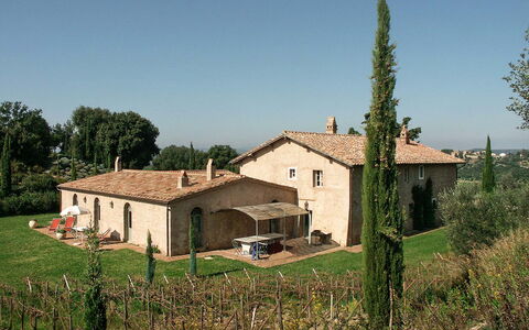 Lavacchio 18: Ciel, Plante, Bâtiment, Fenêtre, Arbre, Maison, Paysage Naturel, Lot Terre, Herbe, Chalet