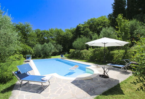 Villa Gioiosa: Piscine, Mobilier De Jardin, Jardin, Ombre, Recours, Arrière-Cour, Eco Hôtel, Aménagement Paysager, Chaise, Caractéristique De L'Eau