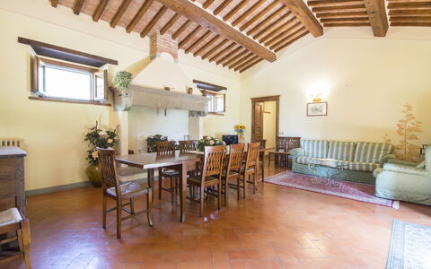 Villa Il Sasso: Propriété, Bâtiment, Pièce, Plafond, Immobilier, Maison, Meubles, Sol, Design Intérieur, Domicile