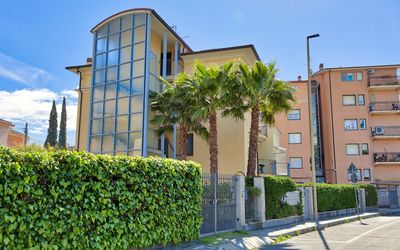 Apartment Zero - Diano Marina: Zone Résidentielle, Propriété, Bâtiment, Architecture, Zone Métropolitaine, Immobilier, Usage Mixte, Quartier, Jour, Condominium