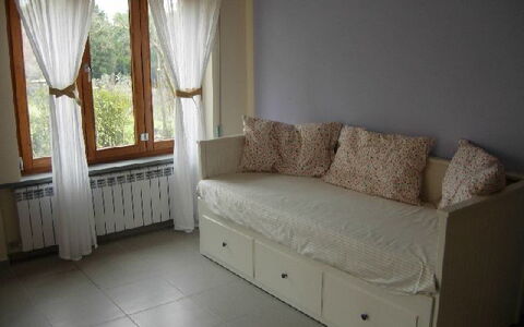 Gli Appartamenti Di Manuela: Meubles, Pièce, Propriété, Sol, Design Intérieur, Canapé, Rideau, Maison, Mur, Traitement De Fenetre