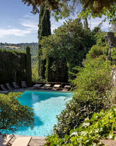 Montegufoni: Piscine, Arbuste, Jardin, Eco Hôtel, Aménagement Paysager, Biens, Mobilier De Jardin, Recours, Hacienda, Villa