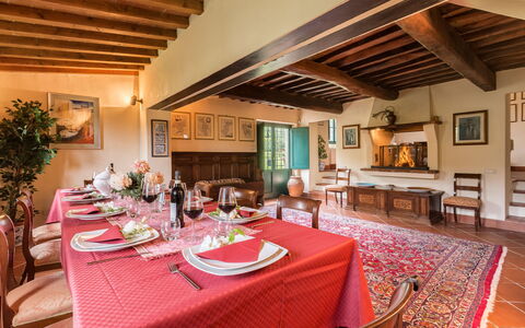Villa Roncovisi: Propriété, Pièce, Bâtiment, Design Intérieur, Immobilier, Salle À Manger, Restaurant, Maison, Meubles, Table