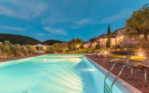 Villa Dell'angelo: Piscine, Propriété, Recours, Immobilier, Loisir, L'Eau, Ville Resort, Vacances, Villa, Biens