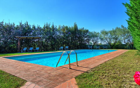 Casa Vasco: Piscine, Propriété, Immobilier, Herbe, Maison, Biens, Loisir, Vacances, Bâtiment, Domicile