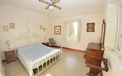 Collina Lagomare: Propriété, Pièce, Meubles, Chambre, Lit, Bâtiment, Plafond, Design Intérieur, Maison, Ventilateur De Plafond
