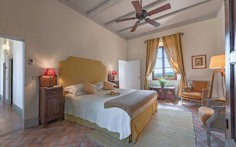 Castello D'Ombrone: Chambre, Pièce, Meubles, Lit, Propriété, Drap De Lit, Ventilateur De Plafond, Plafond, Design Intérieur, Bâtiment