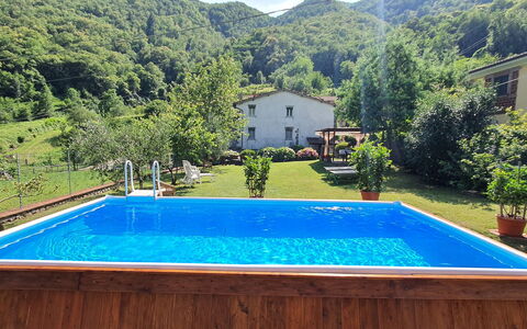Casa Irene: L'Eau, Plante, Propriété, Piscine, Montagne, Bleu, Bâtiment, Vert, La Nature, Bleu Azur
