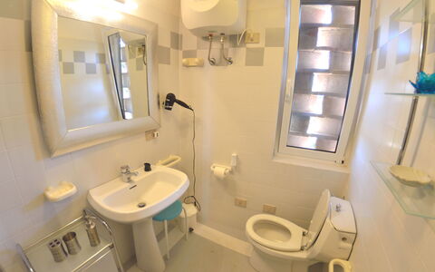 Il Nido: Salle De Bains, Propriété, Pièce, Luminaire Plomberie, Design Intérieur, Immobilier, Bâtiment, Maison, Architecture, Domicile