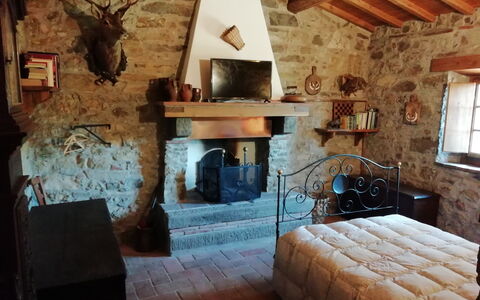Vignoli: Pièce, Propriété, Design Intérieur, Salon, Bâtiment, Meubles, Maison, Cheminée, Foyer, Mur