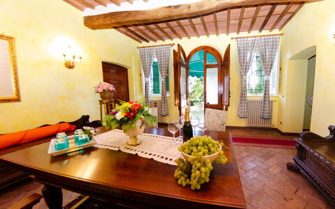 Villa Il Borghetto: Pièce, Propriété, Bâtiment, Design Intérieur, Meubles, Maison, Salle À Manger, Table, Plafond, Immobilier