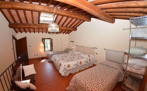 Al Vecchio Pozzo: Chambre, Pièce, Propriété, Meubles, Lit, Bâtiment, Plafond, Faisceau, Design Intérieur, Drap De Lit