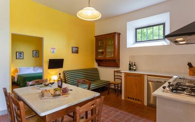 Mercatale 5: Pièce, Propriété, Meubles, Design Intérieur, Bâtiment, Jaune, Cuisine, Plafond, Maison, Immobilier