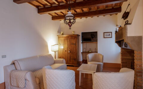 Villa i Cocciai: Pièce, Propriété, Meubles, Bâtiment, Design Intérieur, Maison, Salon, Plafond, Immobilier, Table