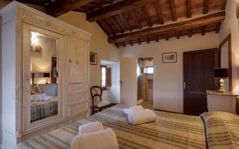 Villa i Cocciai: Propriété, Pièce, Bâtiment, Chambre, Meubles, Design Intérieur, Suite, Maison, Plafond, Immobilier