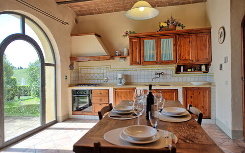 I Glicini: Propriété, Meubles, Cabinetry, Comptoir, Vaisselle, Bois, Design Intérieur, Cuisine, Table, Éclairage