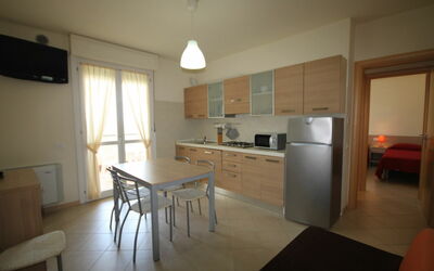 Trilo C (6Pax): Pièce, Propriété, Meubles, Bâtiment, Cuisine, Maison, Sol, Design Intérieur, Cabinetry, Immobilier