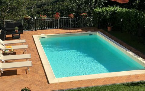 Borgo Di Zacco: Piscine, Propriété, Herbe, Maison, Loisir, Immobilier, Arrière-Cour, Vacances, Domicile, Rectangle