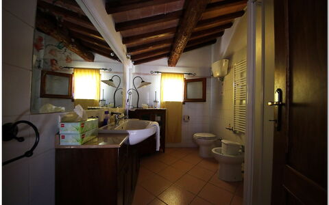 Villetta Di Cortona: Pièce, Propriété, Design Intérieur, Bâtiment, Éclairage, Maison, Architecture, Meubles, Immobilier, Sol
