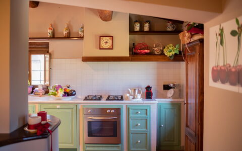 Villa Solaria: Cabinetry, Comptoir, Propriété, Bâtiment, Cuisine, Design Intérieur, Bois, Appareil De Cuisine, Orange, Sol