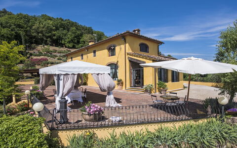 Villa Solaria: Propriété, Maison, Domicile, Bâtiment, Immobilier, Architecture, Biens, Ciel, Villa, Chalet