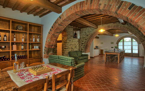 Sole Nel Prato: Bâtiment, Propriété, Pièce, Cambre, Architecture, Design Intérieur, Immobilier, Maison, Biens, Faisceau