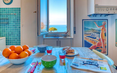 Apartment Mare Bello - Levanto: Bleu, Pièce, Turquoise, Propriété, Orange, Aqua, Bleu Azur, Design Intérieur, Table, Maison