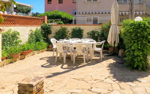 Lia: Meubles, Mobilier De Jardin, Jardin, Pot De Fleur, Ombre, Dalle, Chaise, Arrière-Cour, Cour