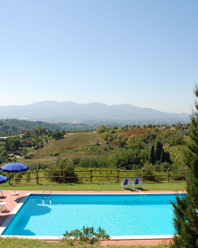 Fubbiano: Piscine, Propriété, Loisir, Biens, Arbre, Vacances, Immobilier, Herbe, Recours, Station De Montagne