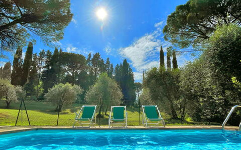 La Capanna: Bleu, Piscine, Mobilier De Jardin, Recours, Ombre, Jardin, Eco Hôtel, Thermes, Aménagement Paysager, Balancelle