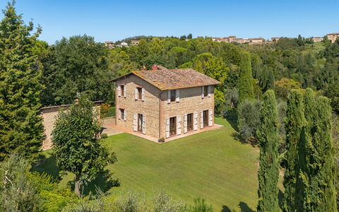 La Fonte: Herbe, Arbre, Arbuste, Maison, Paysage, Domicile, Zone Rurale, Lot Terre, Plaine