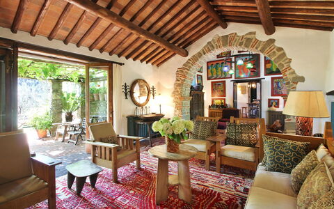 Macennere: Propriété, Pièce, Bâtiment, Design Intérieur, Salon, Immobilier, Maison, Meubles, Plafond, Domicile