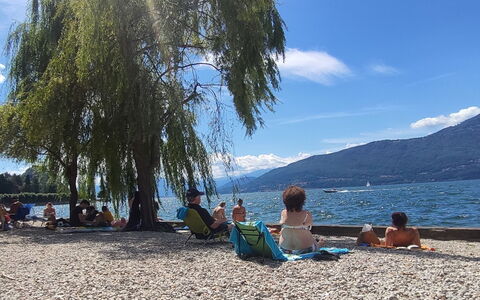 Montesole: L'Eau, Ciel, Nuage, Bleu Azur, Plage, Arbre, Cotiers Et Relief Océaniques, Loisir, Lac