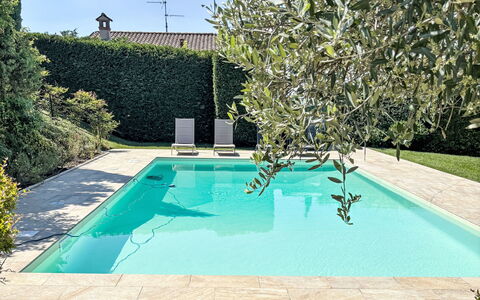 Ca' Del Vento: Piscine, Bleu, Recours, Composite, Ombre, Mobilier De Jardin, Tuile, Eco Hôtel, Dalle, Arrière-Cour
